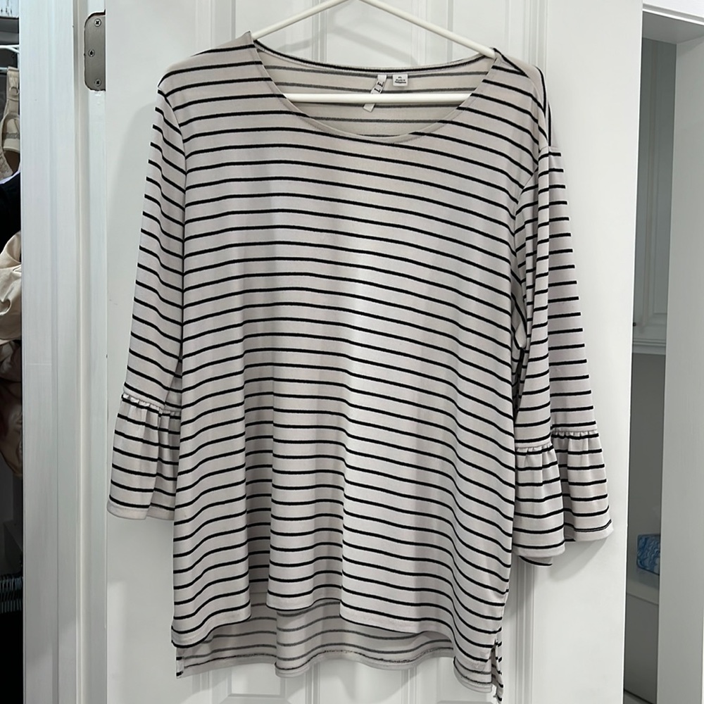 Black/gray stripe 3/4 sleeve XL